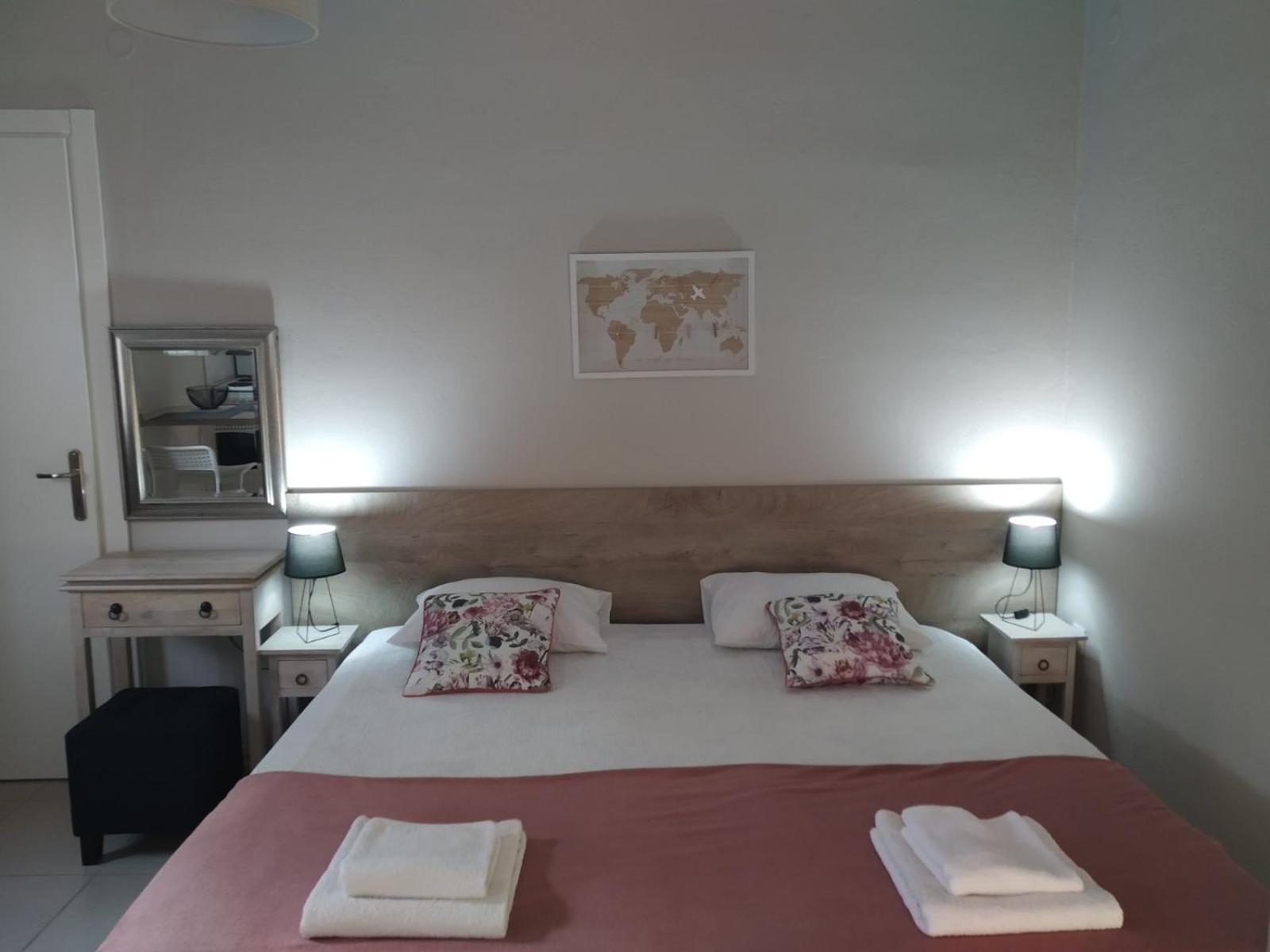 Trousas Apartments 罗达 外观 照片