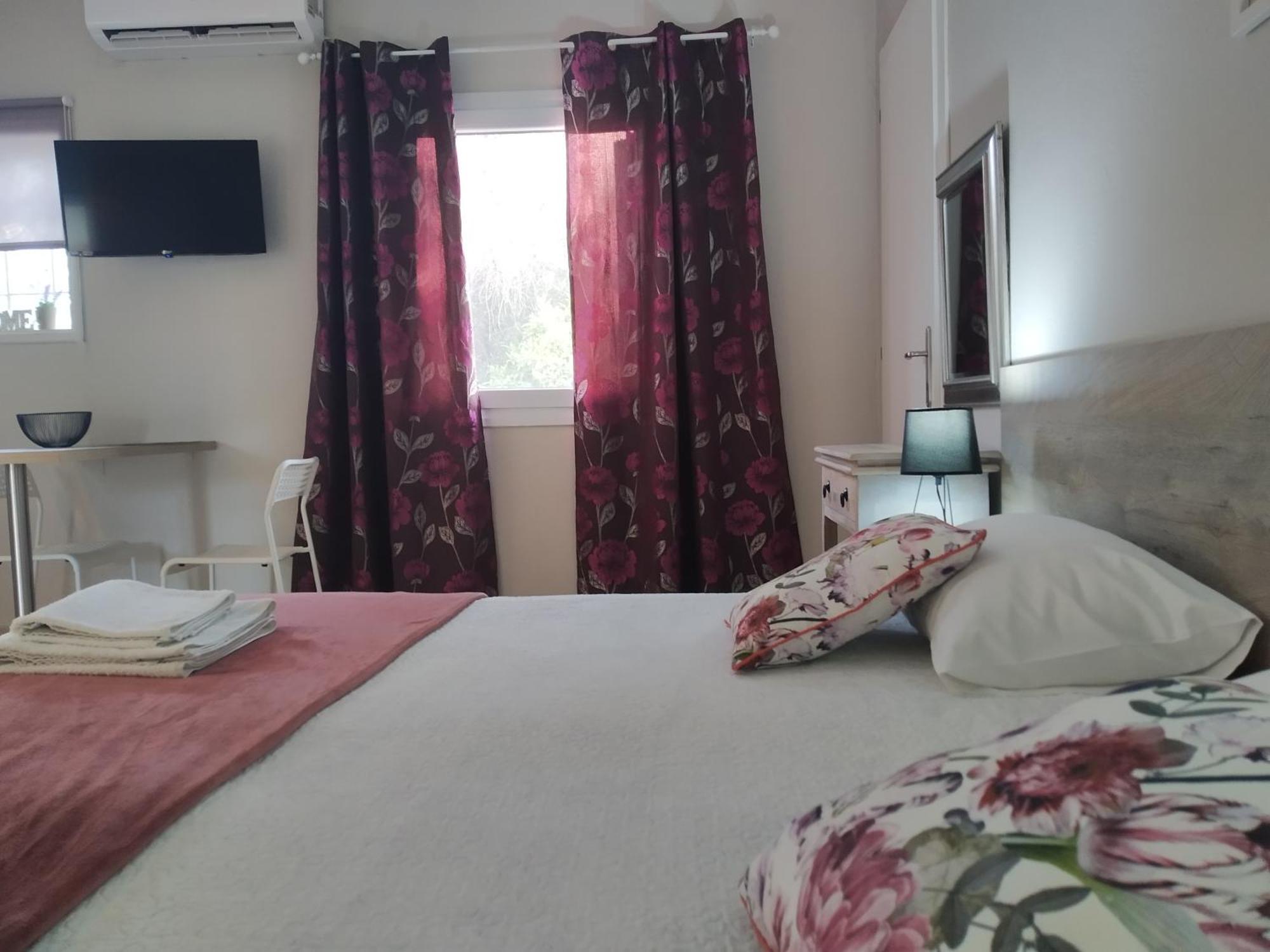Trousas Apartments 罗达 外观 照片