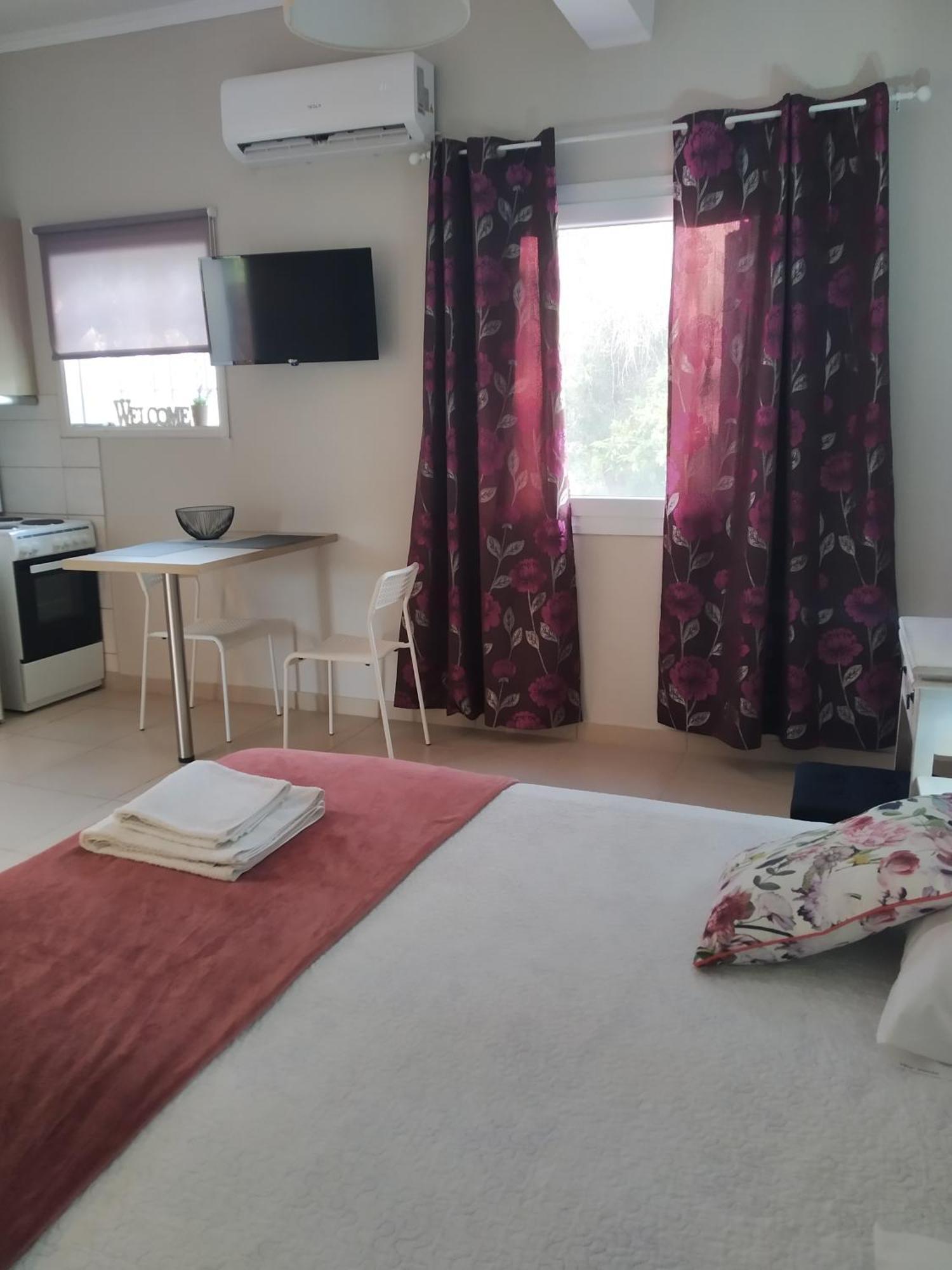 Trousas Apartments 罗达 外观 照片